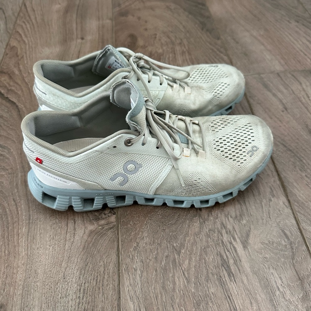 On Running Women's Gray Running Shoes